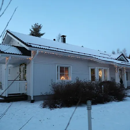 Aurora's House בית נופש *